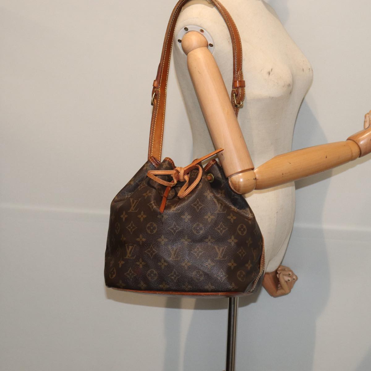 LOUIS VUITTON Monogram Petit Noe Shoulder Bag M42226 LV Auth 84951