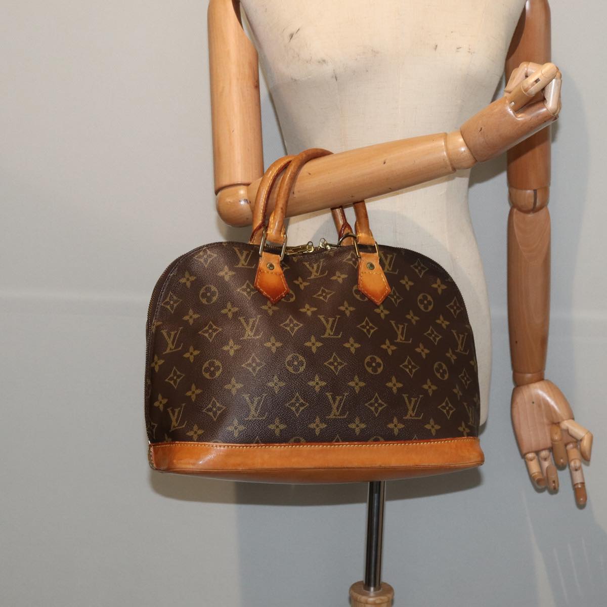 LOUIS VUITTON Monogram Alma Hand Bag M51130 LV Auth 85241