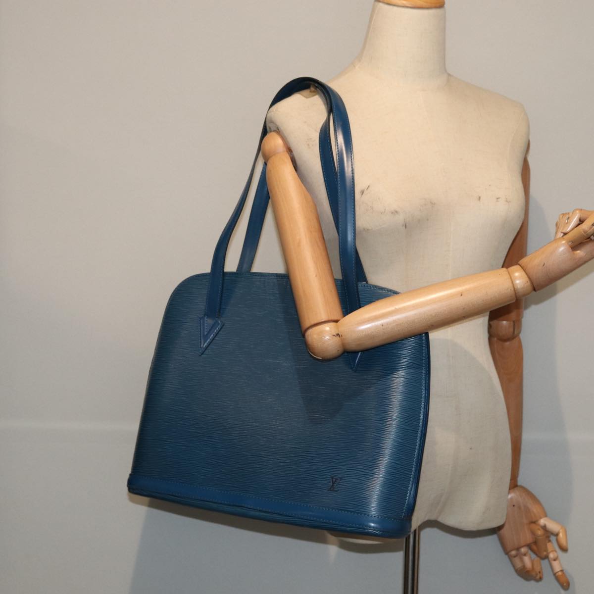 LOUIS VUITTON Epi Lussac Shoulder Bag Blue M52285 LV Auth 85254