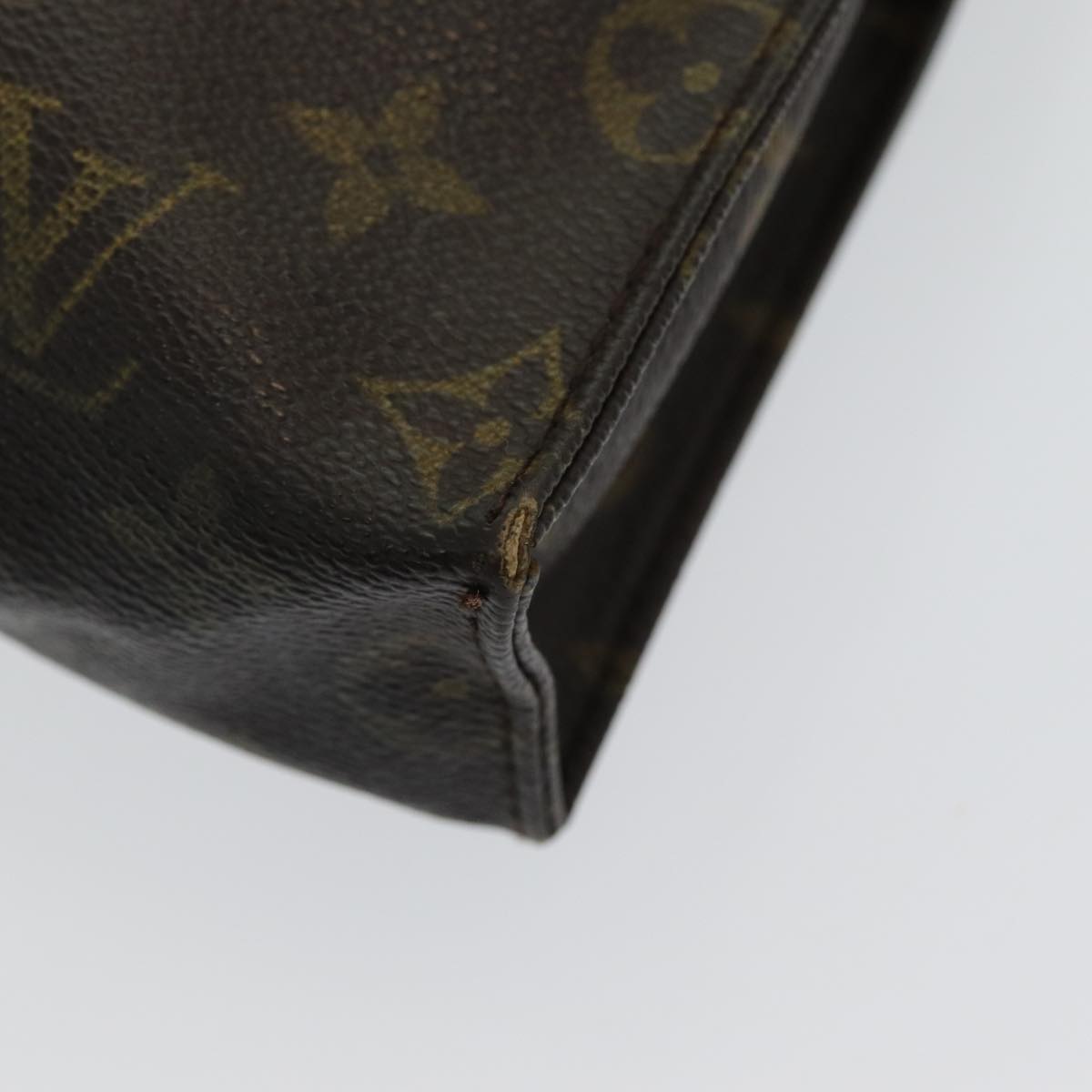 LOUIS VUITTON Monogram Poche Toilette 26 Pouch M47542 LV Auth 85336