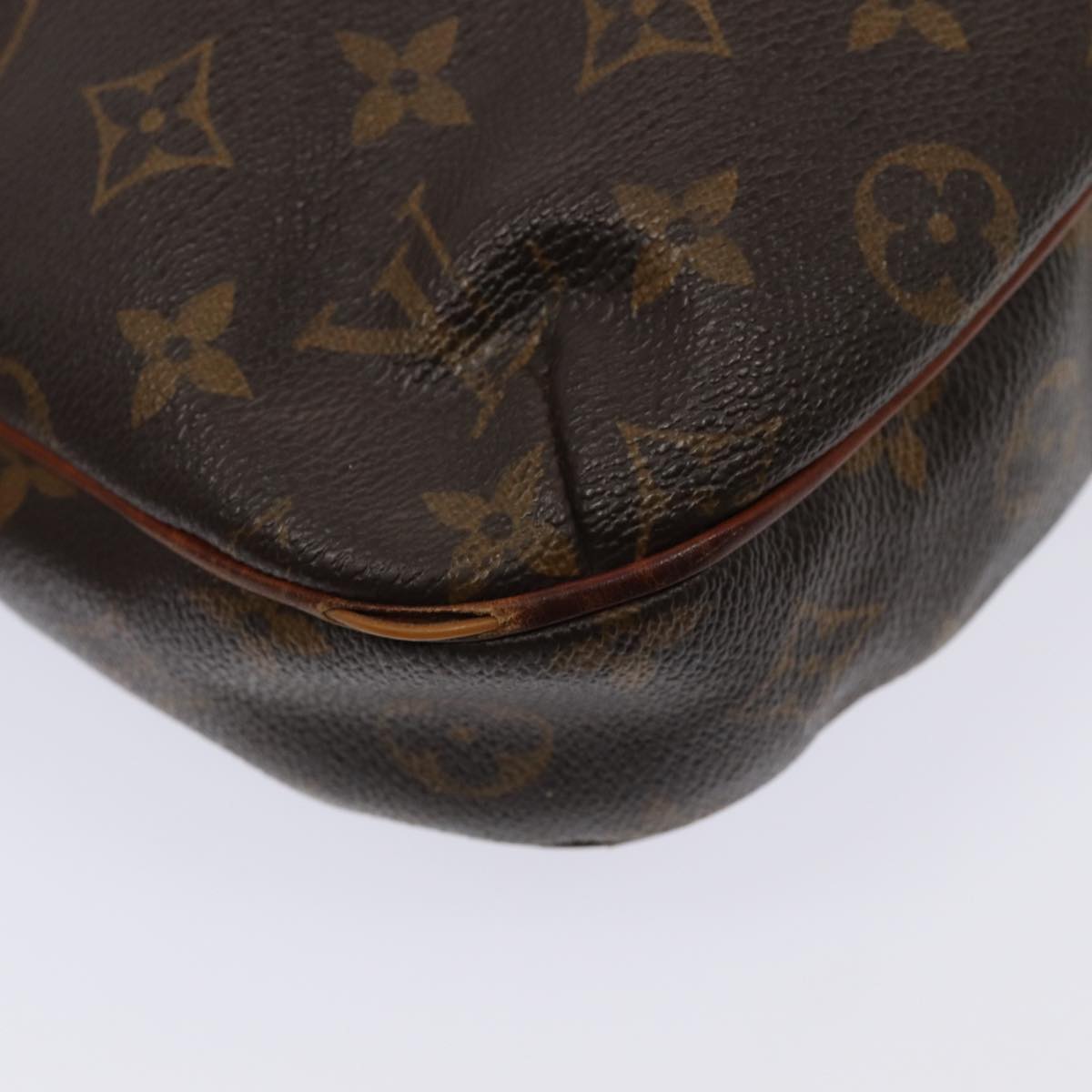 LOUIS VUITTON Monogram Odeon MM Shoulder Bag M56389 LV Auth 85358