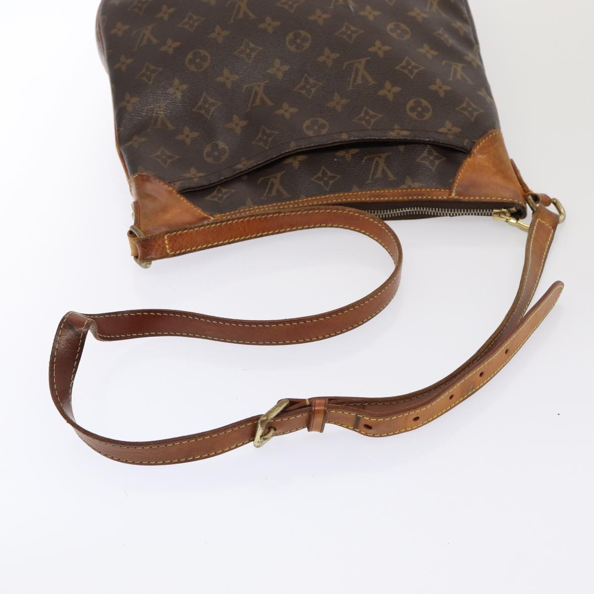 LOUIS VUITTON Monogram Odeon MM Shoulder Bag M56389 LV Auth 85358