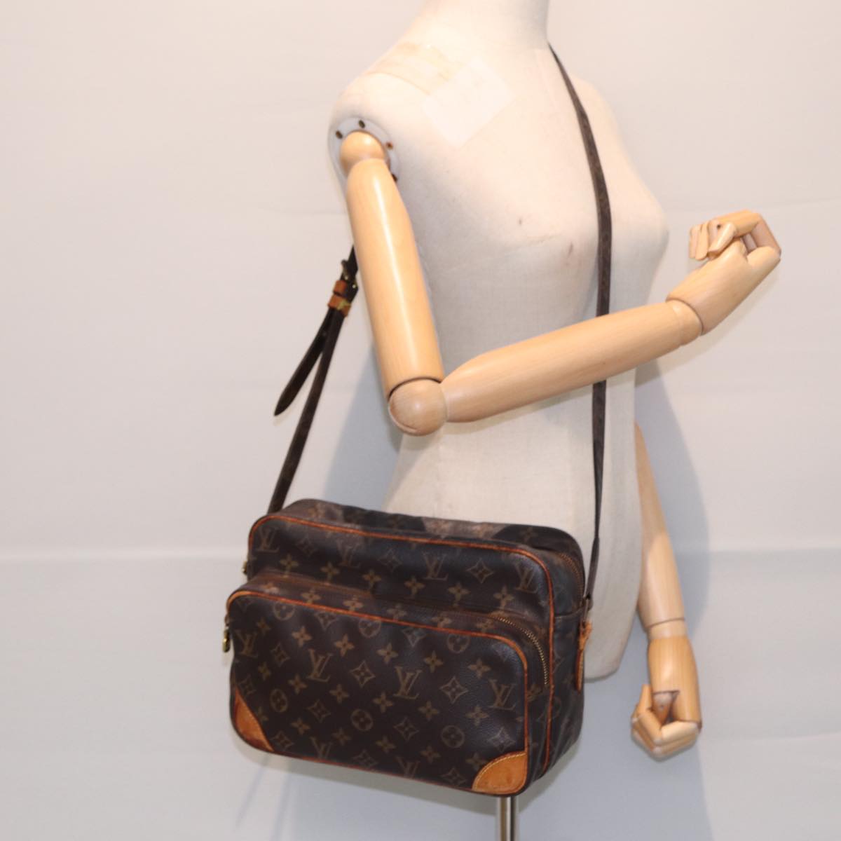 LOUIS VUITTON Monogram Nile Shoulder Bag M45244 LV Auth 85368