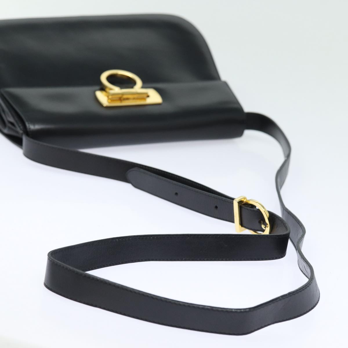 Salvatore Ferragamo Gancini Shoulder Bag Leather Black Gold Auth 85386