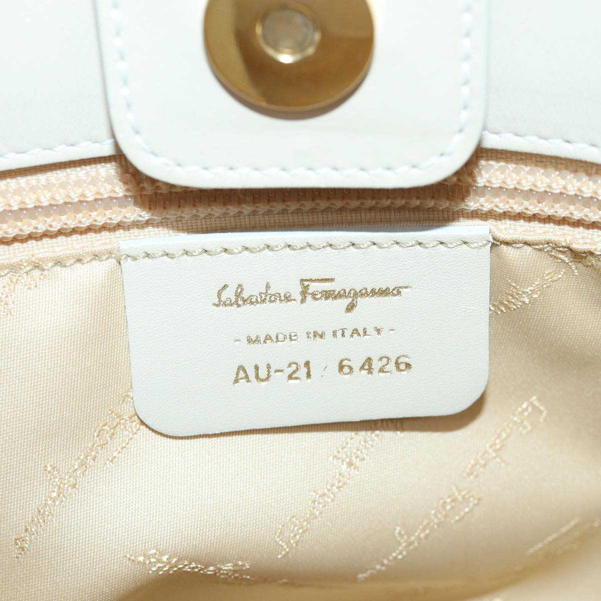 Salvatore Ferragamo Gancini Shoulder Bag Leather White Gold Auth 85534