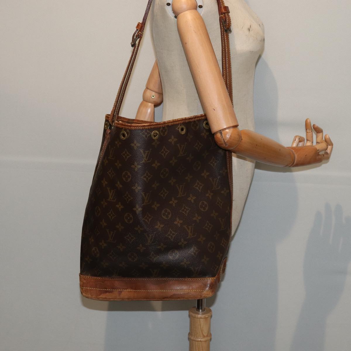 LOUIS VUITTON Monogram Noe Shoulder Bag M42224 LV Auth 85609