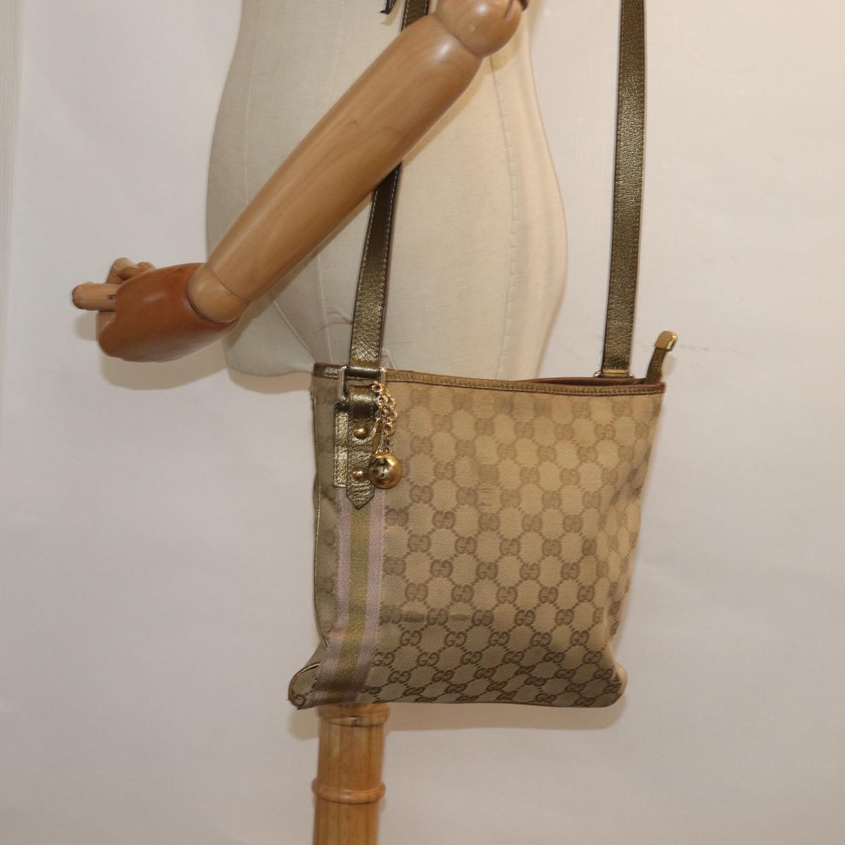 GUCCI GG Canvas Sherry Line Shoulder Bag Beige Gold pink 144388 Auth 85719