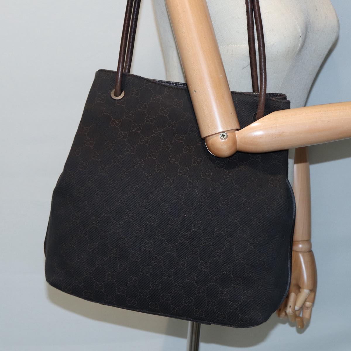 GUCCI GG Canvas Shoulder Bag Black 101341 Auth 85814