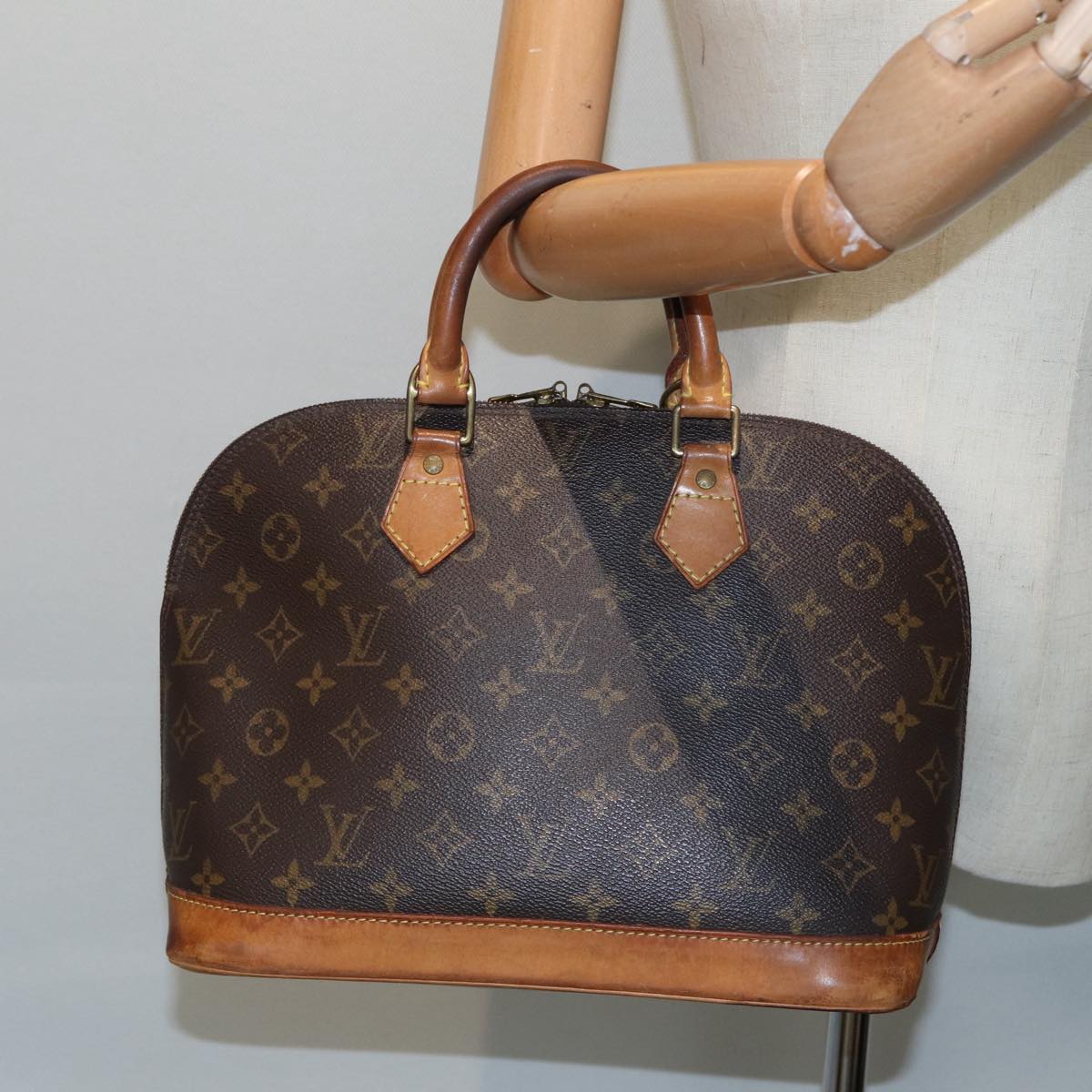 LOUIS VUITTON Monogram Alma Hand Bag M51130 LV Auth 85843