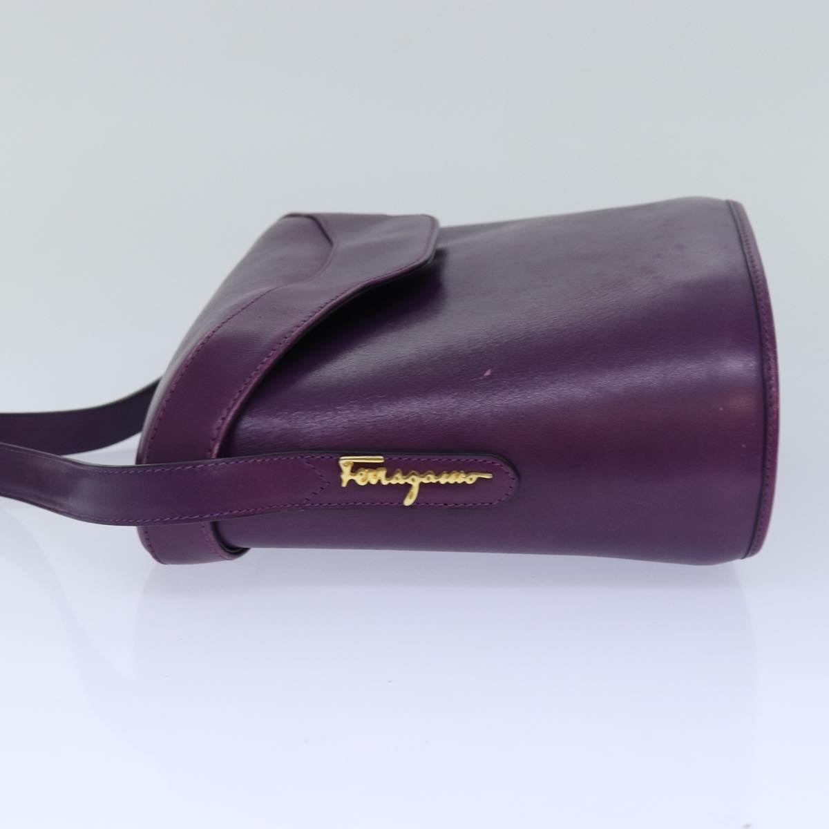 Salvatore Ferragamo Shoulder Bag Leather Purple Gold Auth 85876