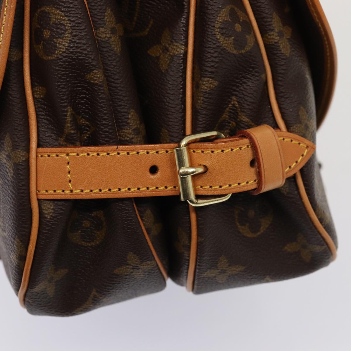 LOUIS VUITTON Monogram Saumur 30 Shoulder Bag M42256 LV Auth 85925A