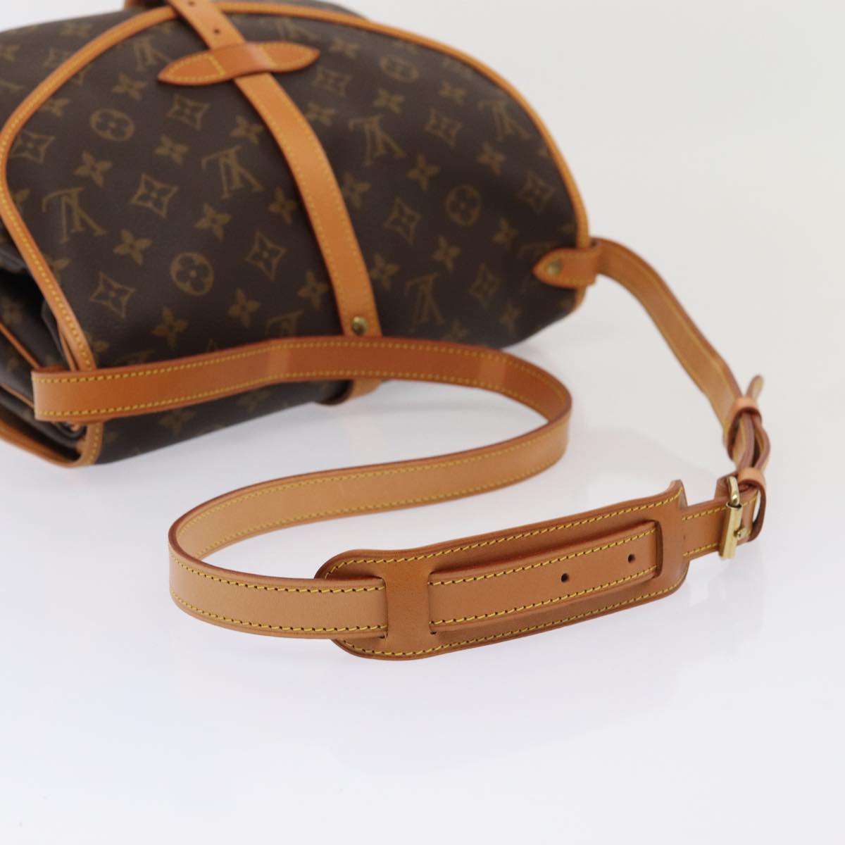 LOUIS VUITTON Monogram Saumur 30 Shoulder Bag M42256 LV Auth 85925A