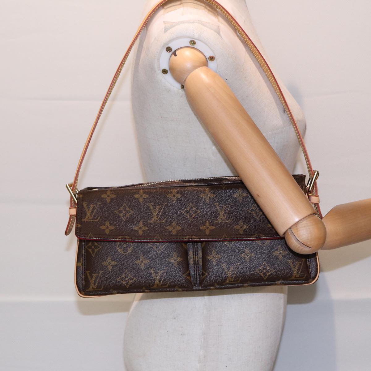 LOUIS VUITTON Monogram Viva Cite MM Shoulder Bag M51164 LV Auth 85939A