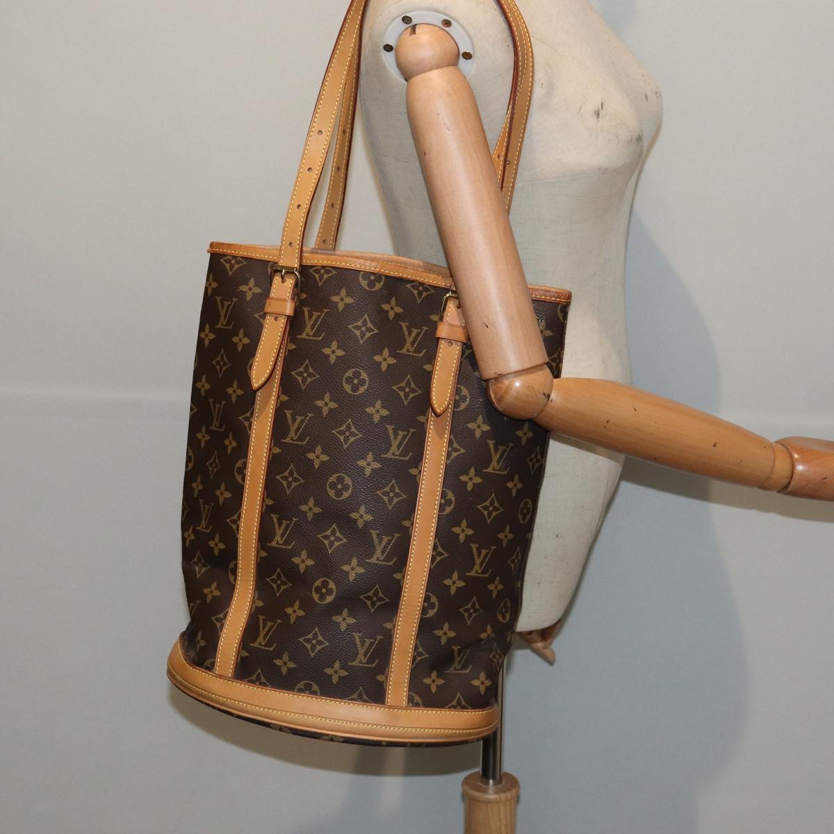 LOUIS VUITTON Monogram Bucket GM Shoulder Bag M42236 LV Auth 85963