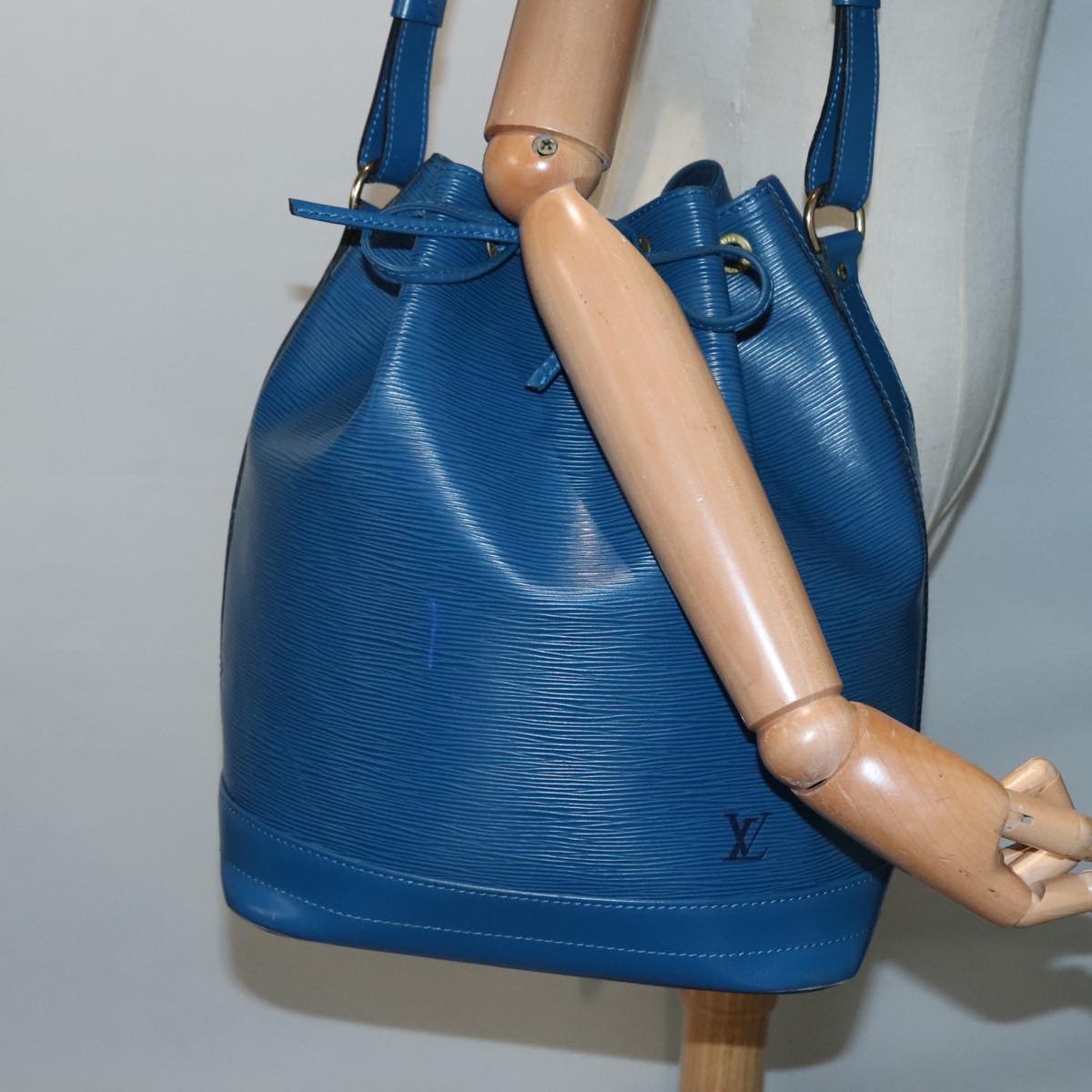 LOUIS VUITTON Epi Noe Shoulder Bag Toledo Blue M44005 LV Auth 86008