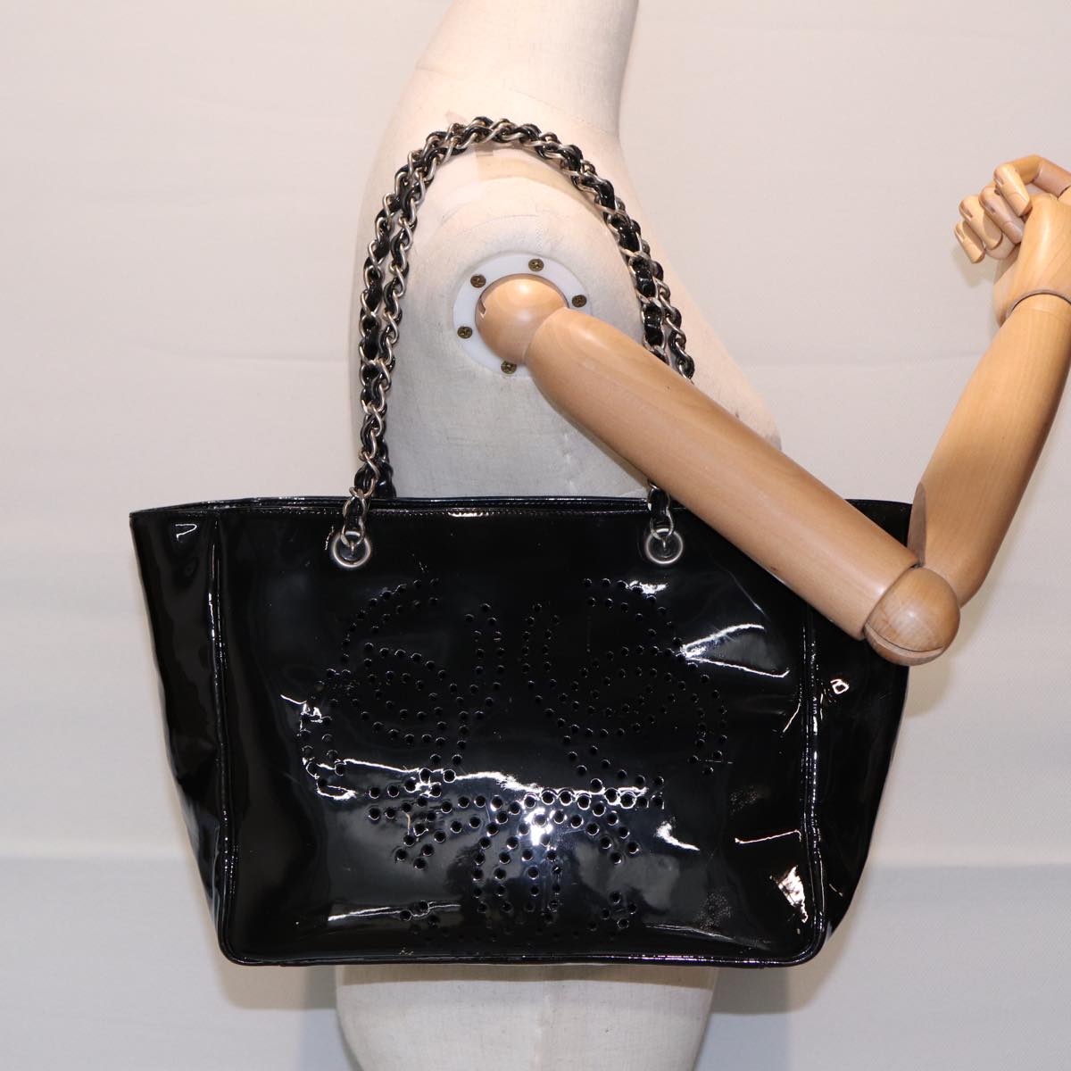 CHANEL Chain Tote Bag Patent leather Black Silver CC Auth 86039