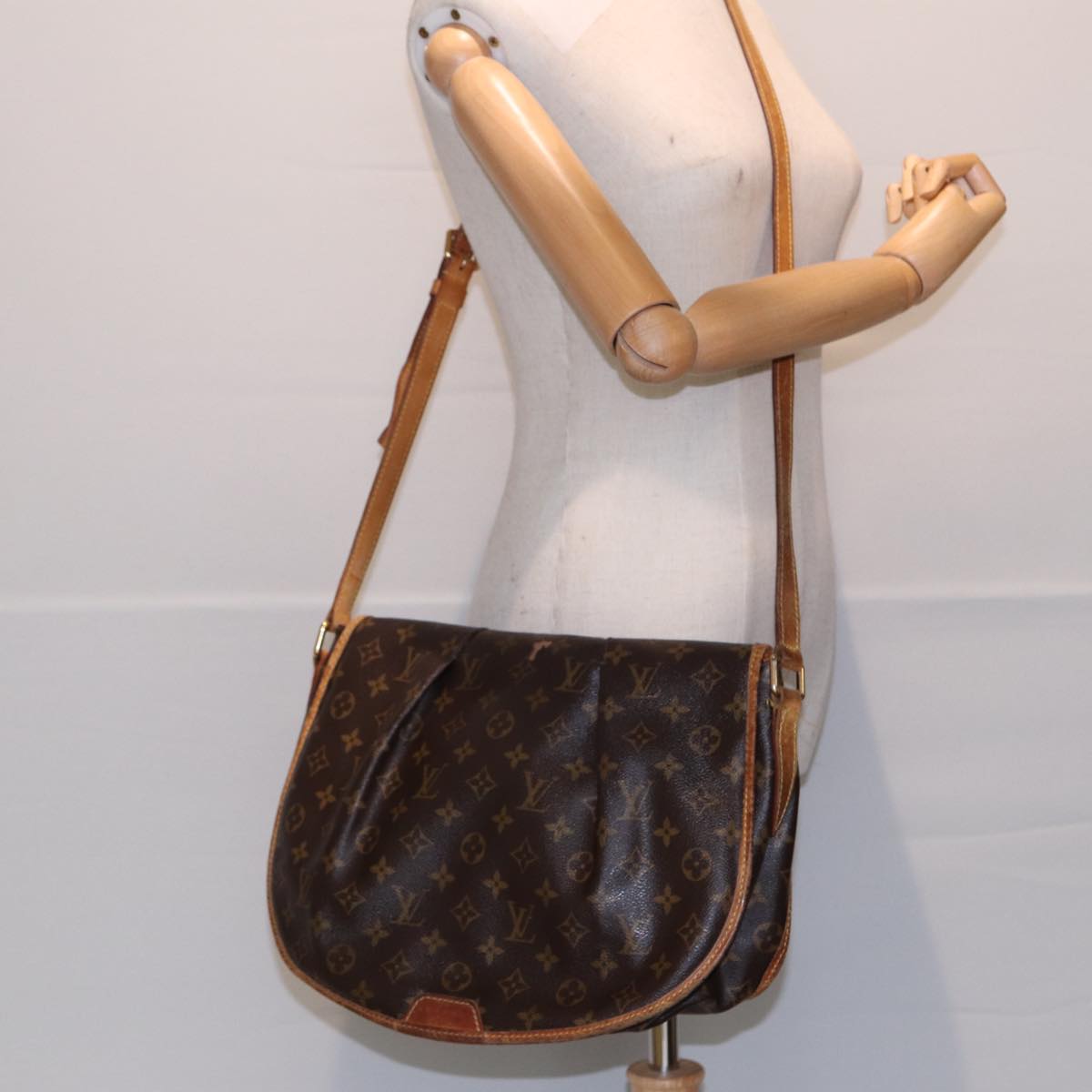 LOUIS VUITTON Monogram Menilmontant MM Shoulder Bag M40473 LV Auth 86077