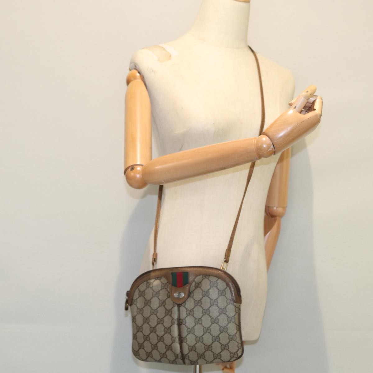 GUCCI GG Canvas Web Sherry Line Shoulder Bag PVC Beige Gold 68.02.047 Auth 86305