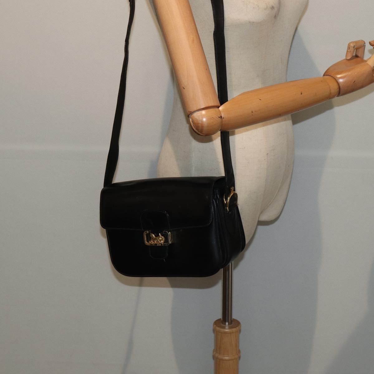 CELINE Shoulder Bag Leather Gold Black Auth 86434