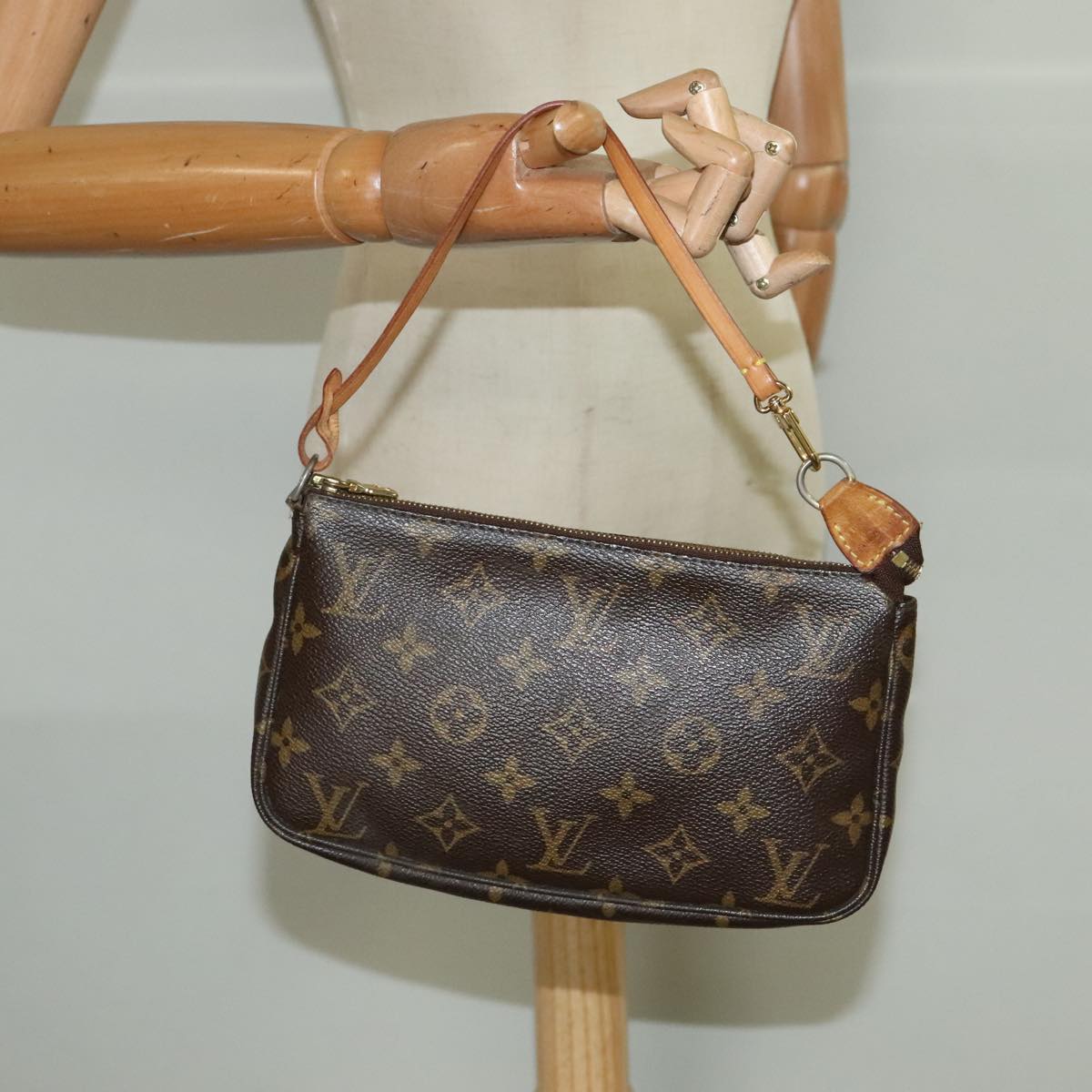 LOUIS VUITTON Monogram Pochette Accessoires Pouch M51980 LV Auth 86490