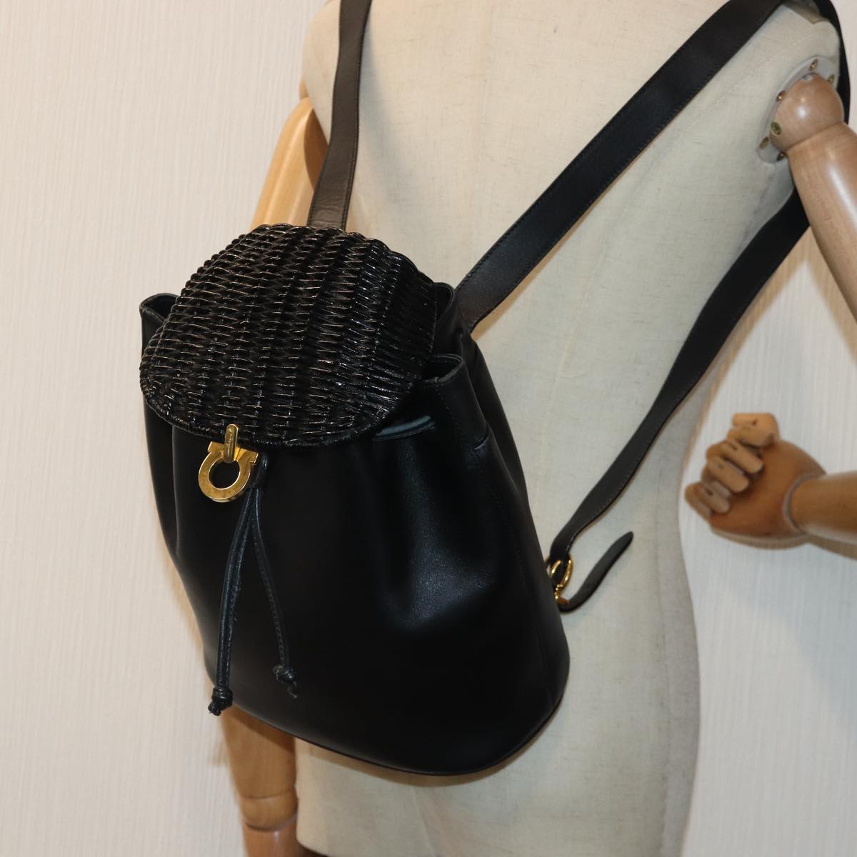 Salvatore Ferragamo Backpack Leather Black Gold Auth 86612 Salvatore Ferragamo Backpack Leather Black Gold Auth 86612  main image 3