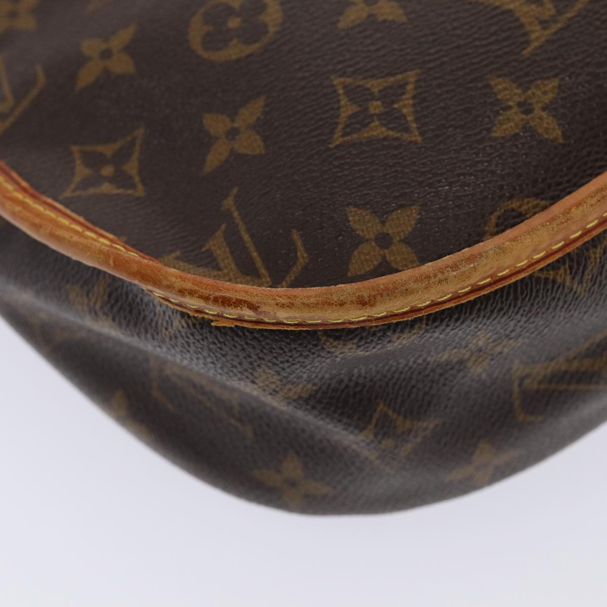 LOUIS VUITTON Monogram Menilmontant PM Shoulder Bag M40474 LV Auth 86751