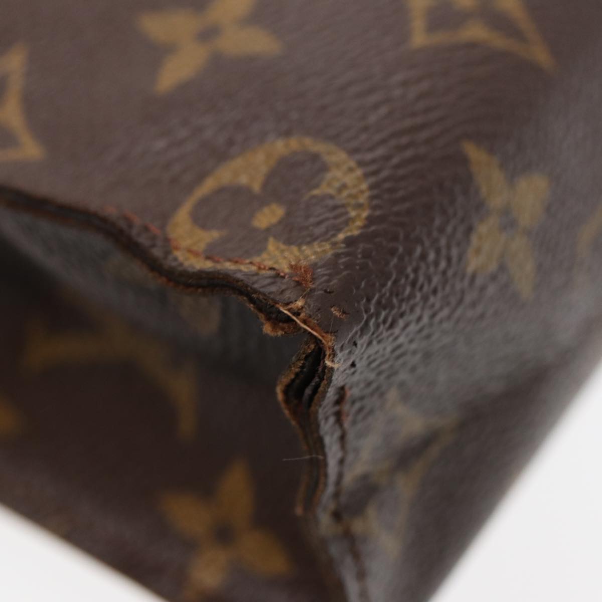 LOUIS VUITTON Monogram Poche Toilette 26 Pouch M47542 LV Auth 86805