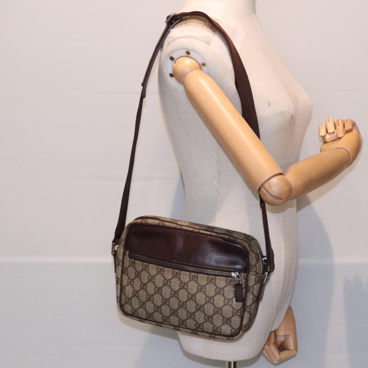 GUCCI GG Supreme Shoulder Bag PVC Leather Beige Silver 114291 Auth 87094