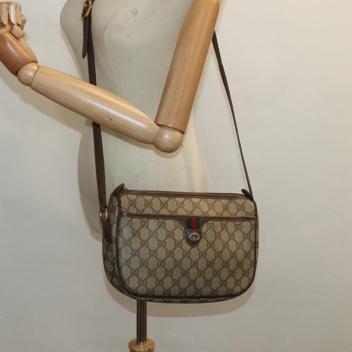 GUCCI GG Supreme Shoulder Bag PVC Leather Beige Brown gold 89 02 077 Auth 87295