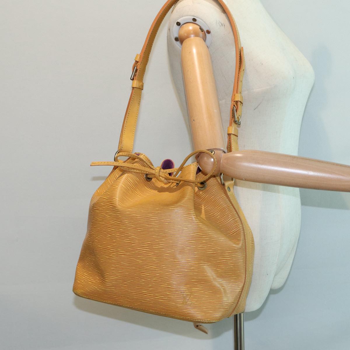 LOUIS VUITTON Epi Petit Noe Shoulder Bag Yellow M44102 LV Auth 87419