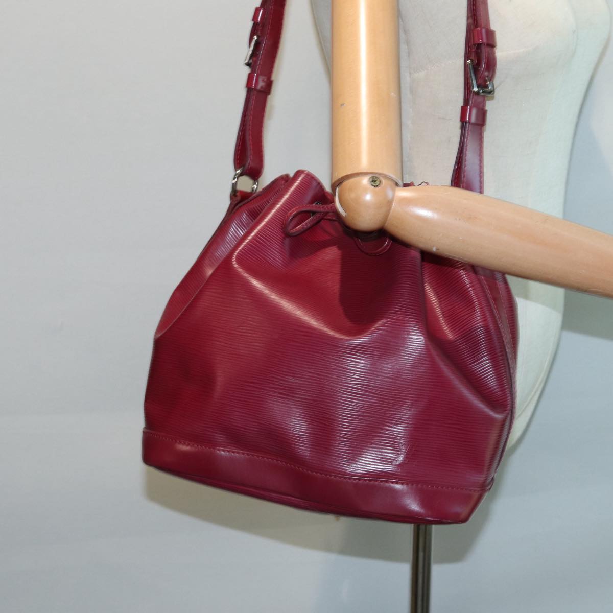 LOUIS VUITTON Epi Noe BB Shoulder Bag Fuchsia M40844 LV Auth 87446