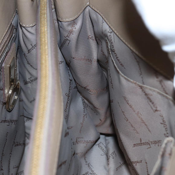 Salvatore Ferragamo Gancini Shoulder Bag Leather Beige Gold Auth 87768