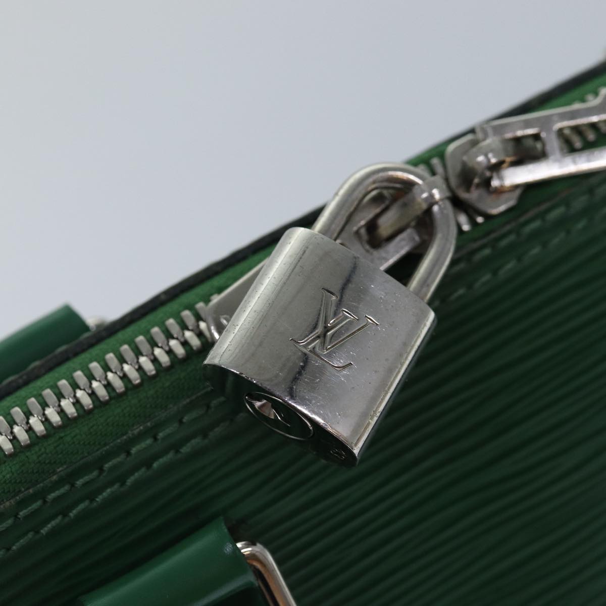 LOUIS VUITTON Epi Alma PM Hand Bag Green Cloak M40618 LV Auth 87889