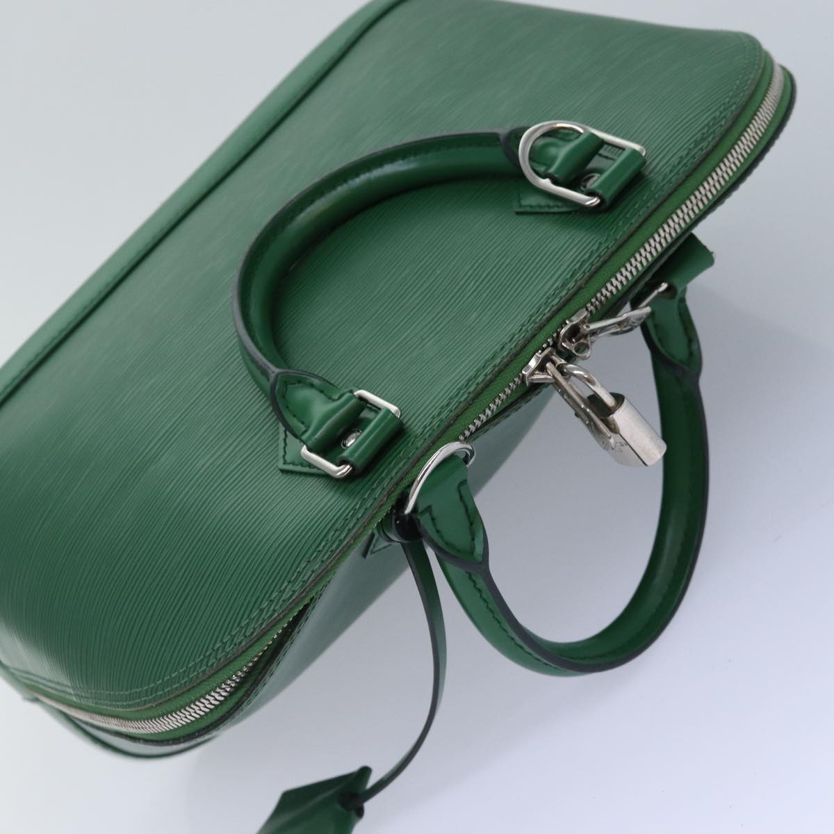 LOUIS VUITTON Epi Alma PM Hand Bag Green Cloak M40618 LV Auth 87889