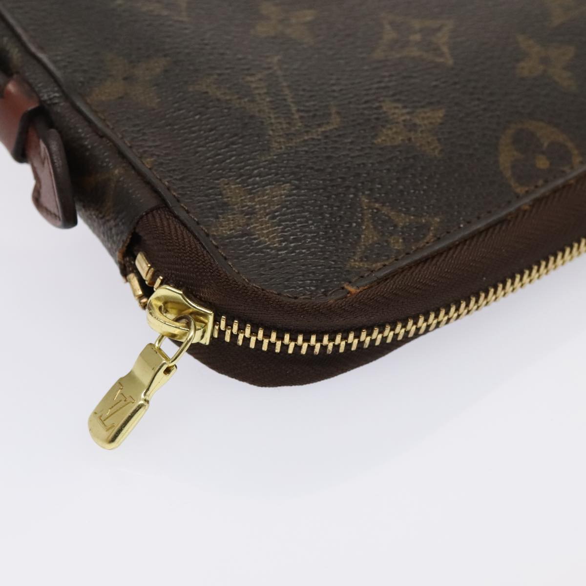 LOUIS VUITTON Monogram Poche Escapade Travel Case M60113 LV Auth 88200