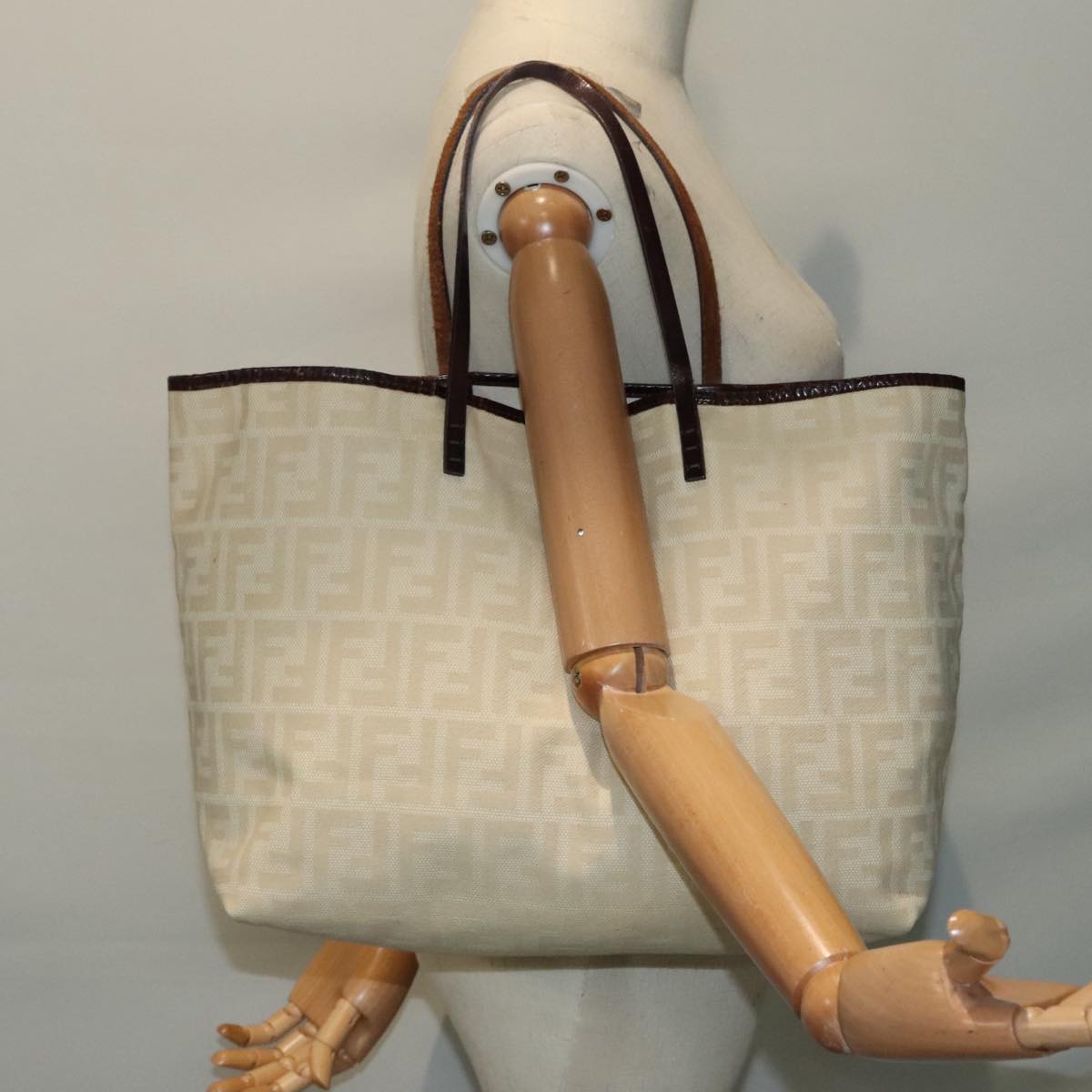 FENDI Zucca Canvas Tote Bag Beige Auth 88269