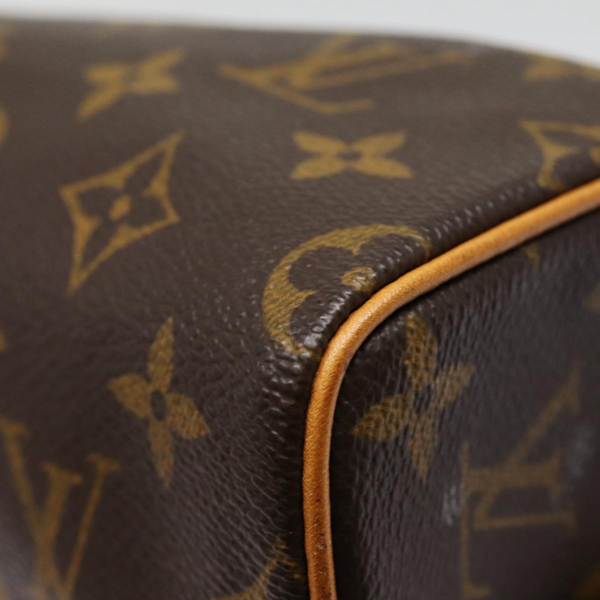 LOUIS VUITTON Monogram Trousse Patte Pression Cosmetic Pouch M47636 Auth 88458