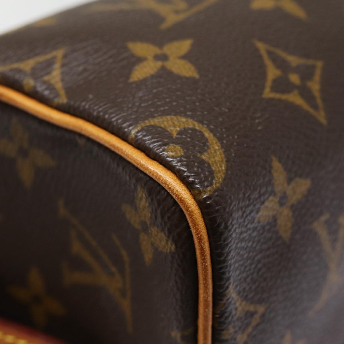 LOUIS VUITTON Monogram Trousse Patte Pression Cosmetic Pouch M47636 Auth 88458