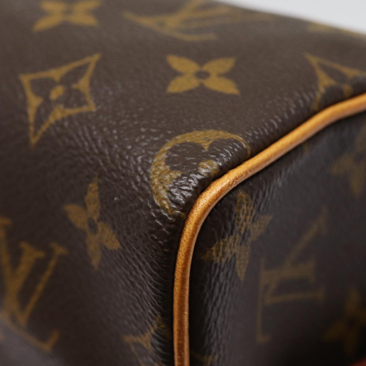 LOUIS VUITTON Monogram Trousse Patte Pression Cosmetic Pouch M47636 Auth 88458