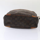 LOUIS VUITTON Monogram Danube GM Umhängetasche M45262 LV Auth 88515-6