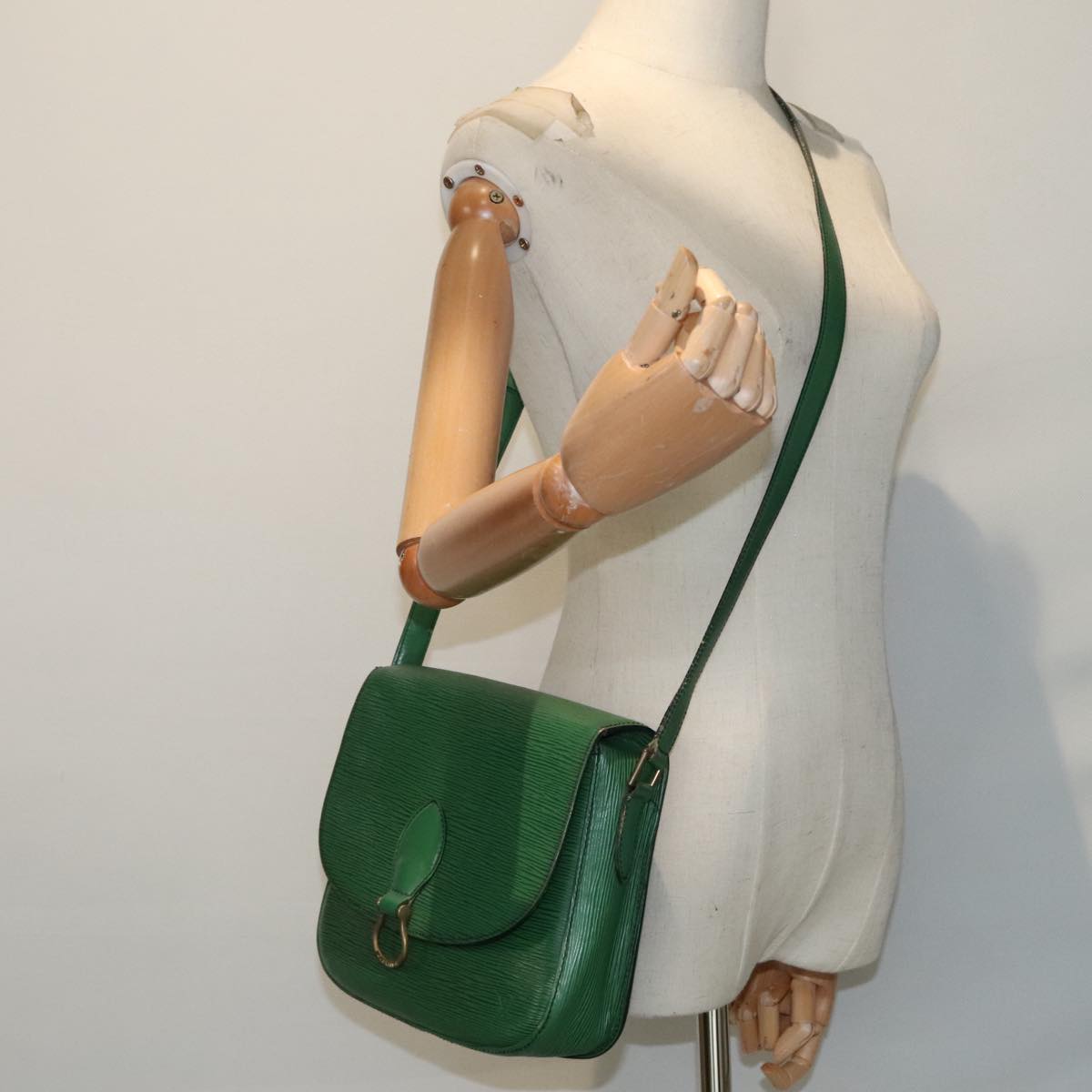 LOUIS VUITTON Epi Saint Cloud GM Shoulder Bag Green M52194 LV Auth 88948