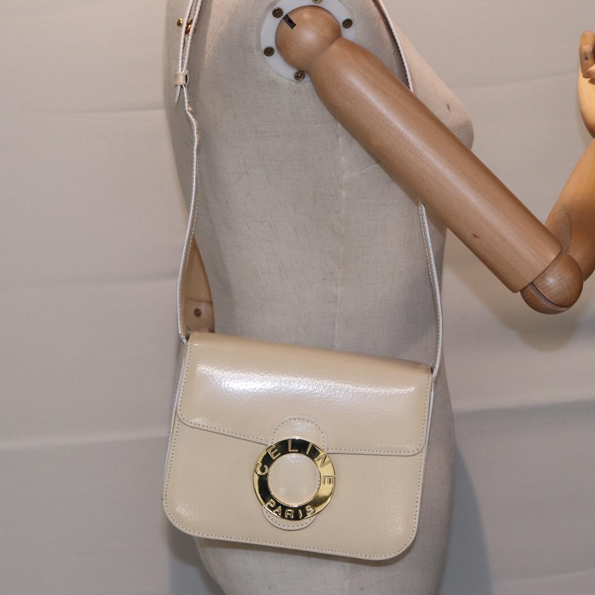 CELINE Circle Shoulder Bag Enamel Beige Gold Auth 89224