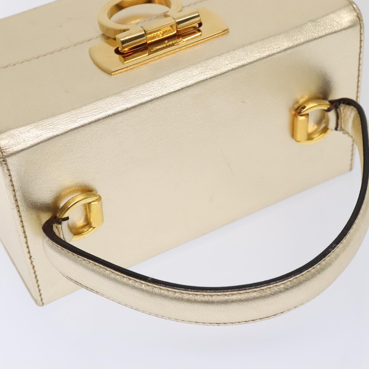 Salvatore Ferragamo Gancini Vanity Cosmetic Pouch Leather Gold Auth 89420