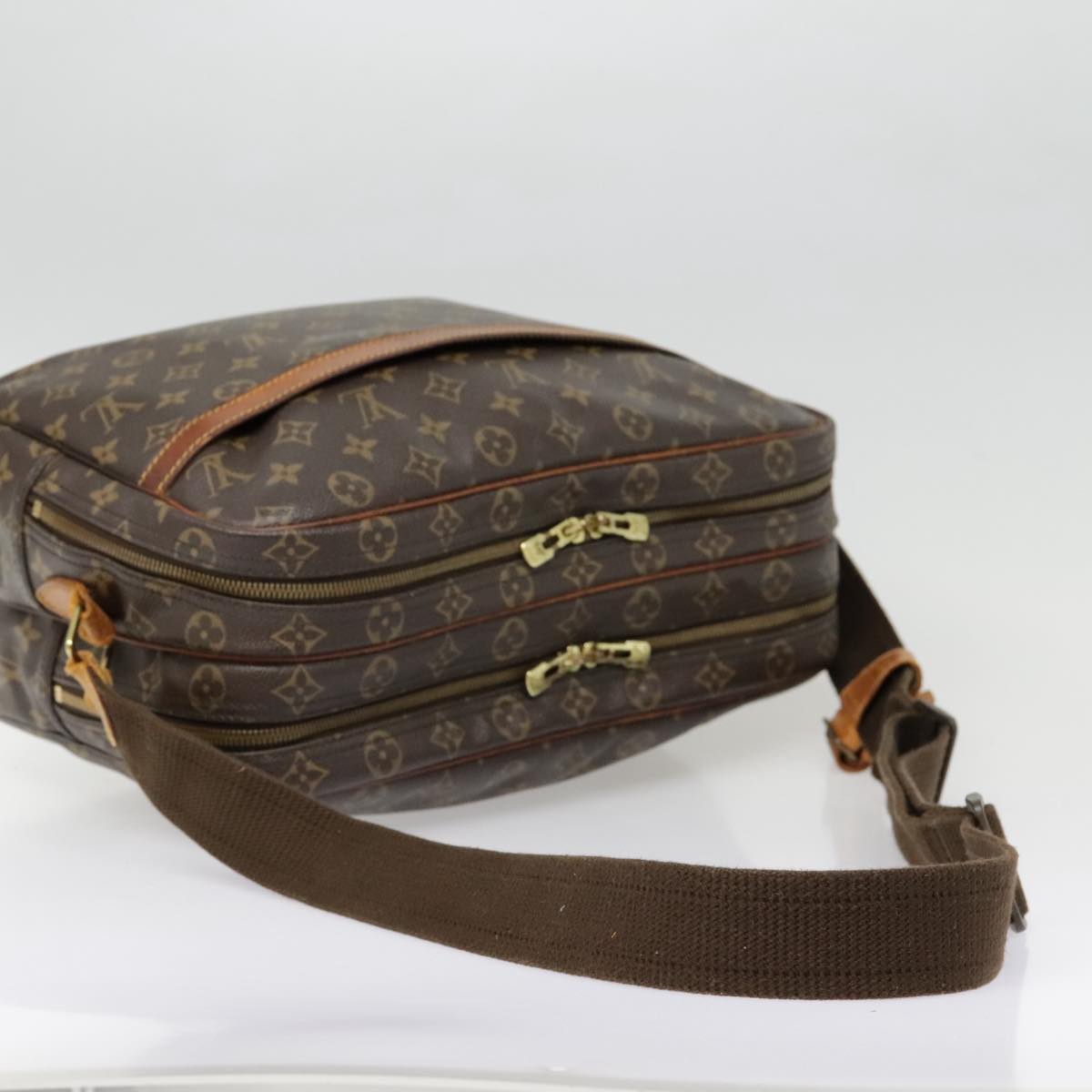 LOUIS VUITTON Monogram Reporter GM Shoulder Bag M45252 LV Auth 89682