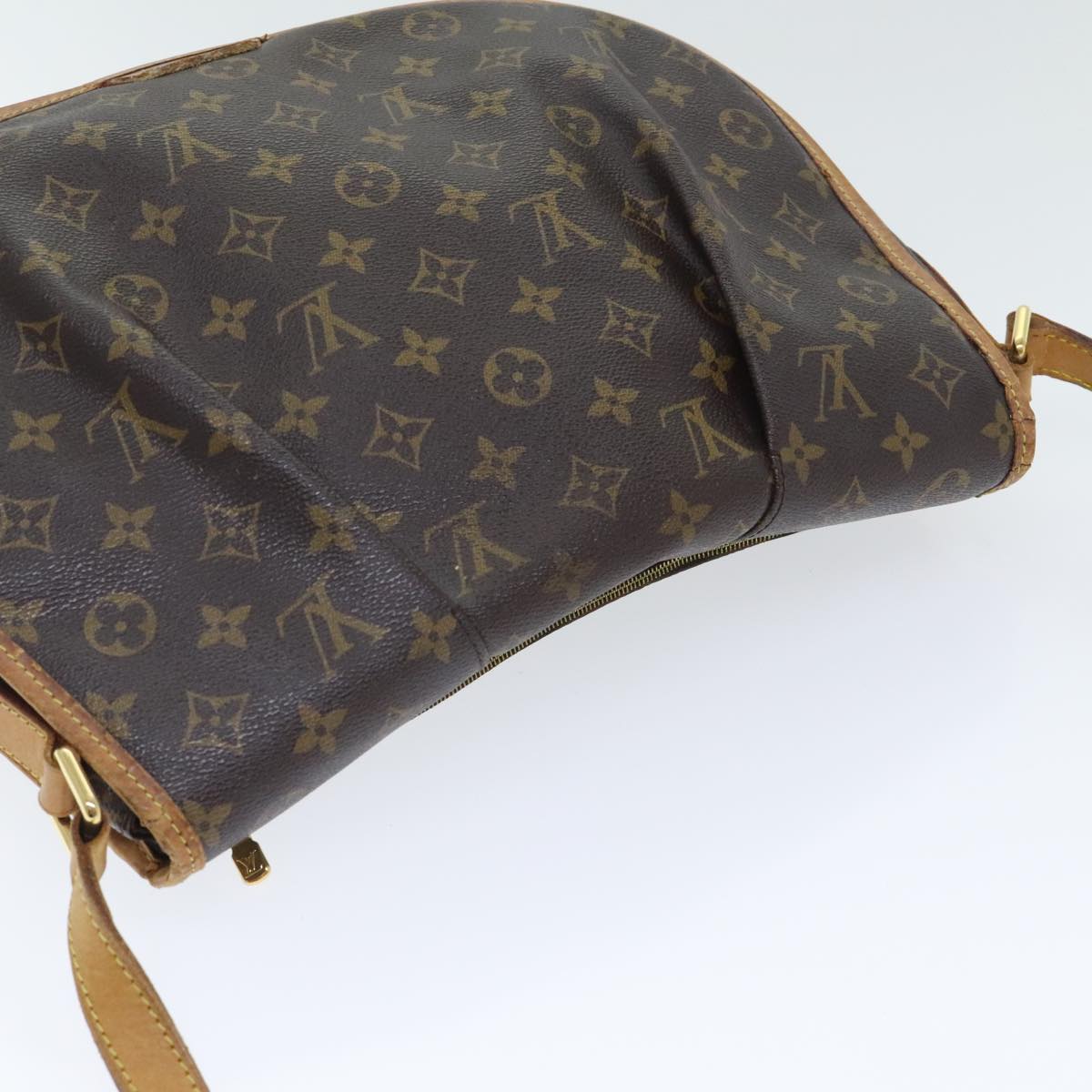 LOUIS VUITTON Monogram Menilmontant MM Shoulder Bag M40473 LV Auth 89978