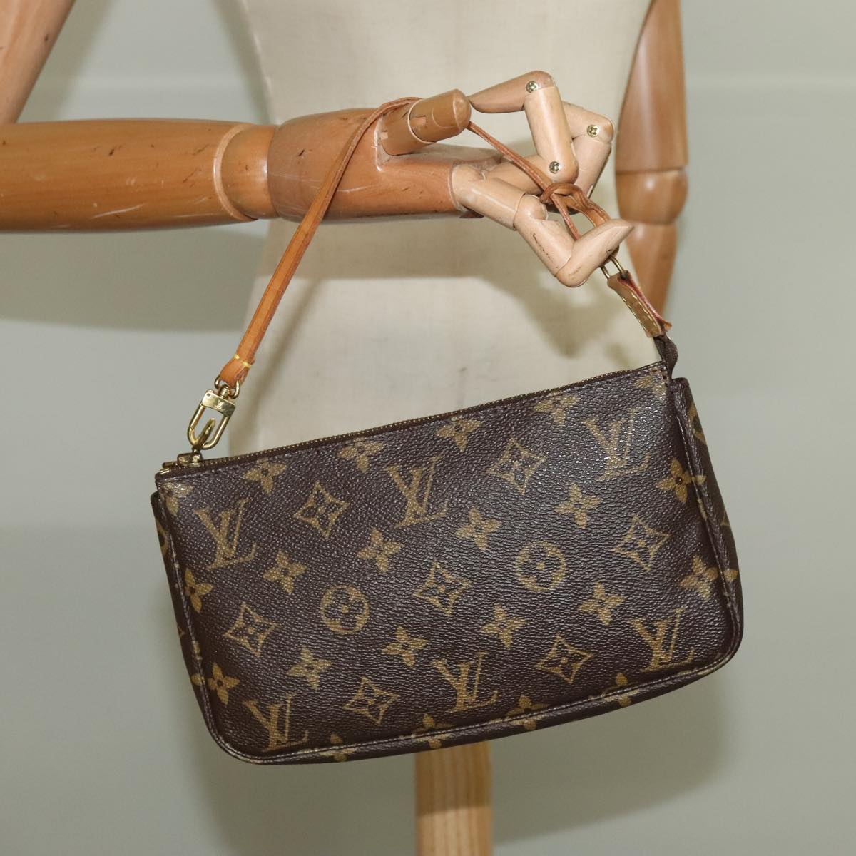 LOUIS VUITTON Monogram Pochette Accessoires Pouch M51980 LV Auth 89992