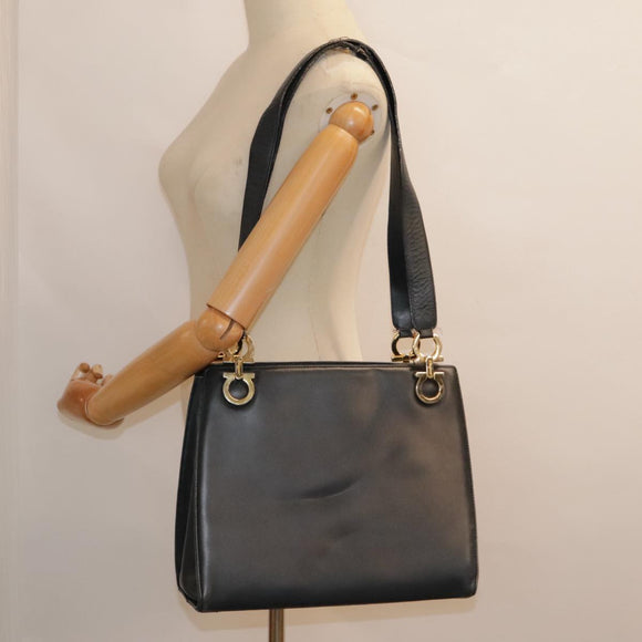 Salvatore Ferragamo Gancini Tragetasche Leder Schwarz Gold Auth 90254