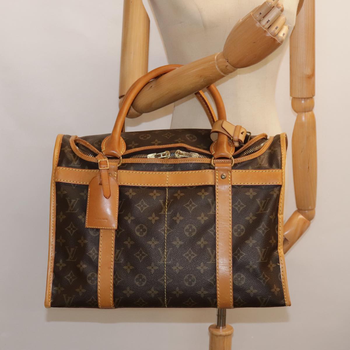 LOUIS VUITTON Monogram Sac Chasseur 40 Pet Carry M41924 LV Auth 90328