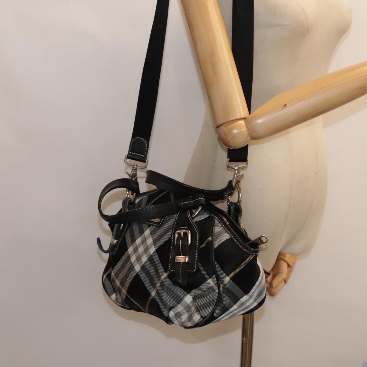 BURBERRY Nova Check Blue Label Hand Bag Nylon 2way Black Auth 90539