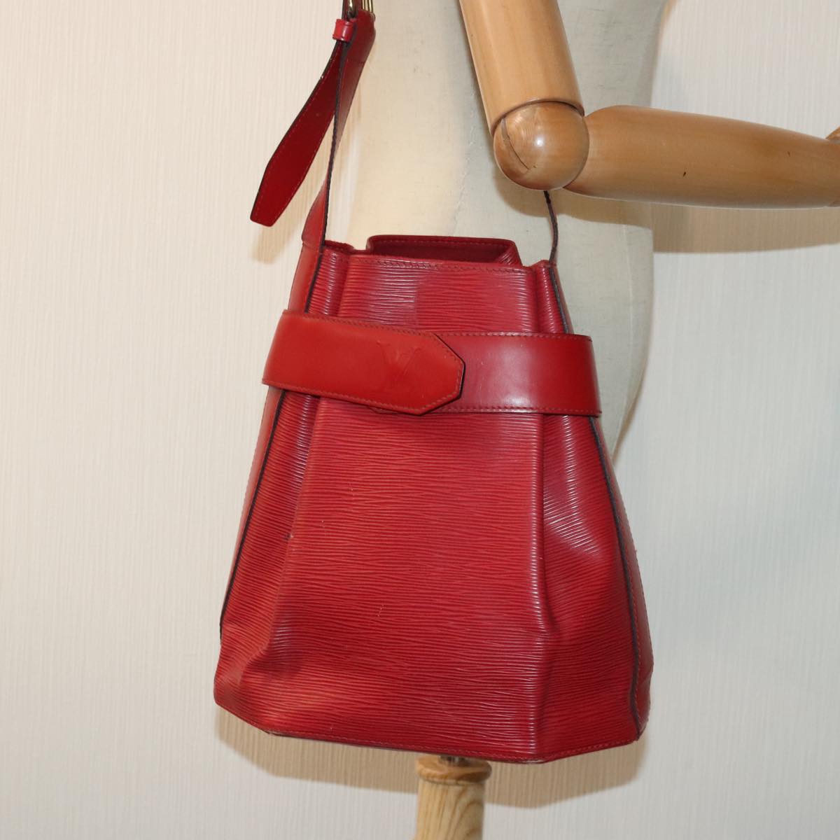 LOUIS VUITTON Epi Sac Depaule PM Shoulder Bag Red M80207 LV Auth 90742